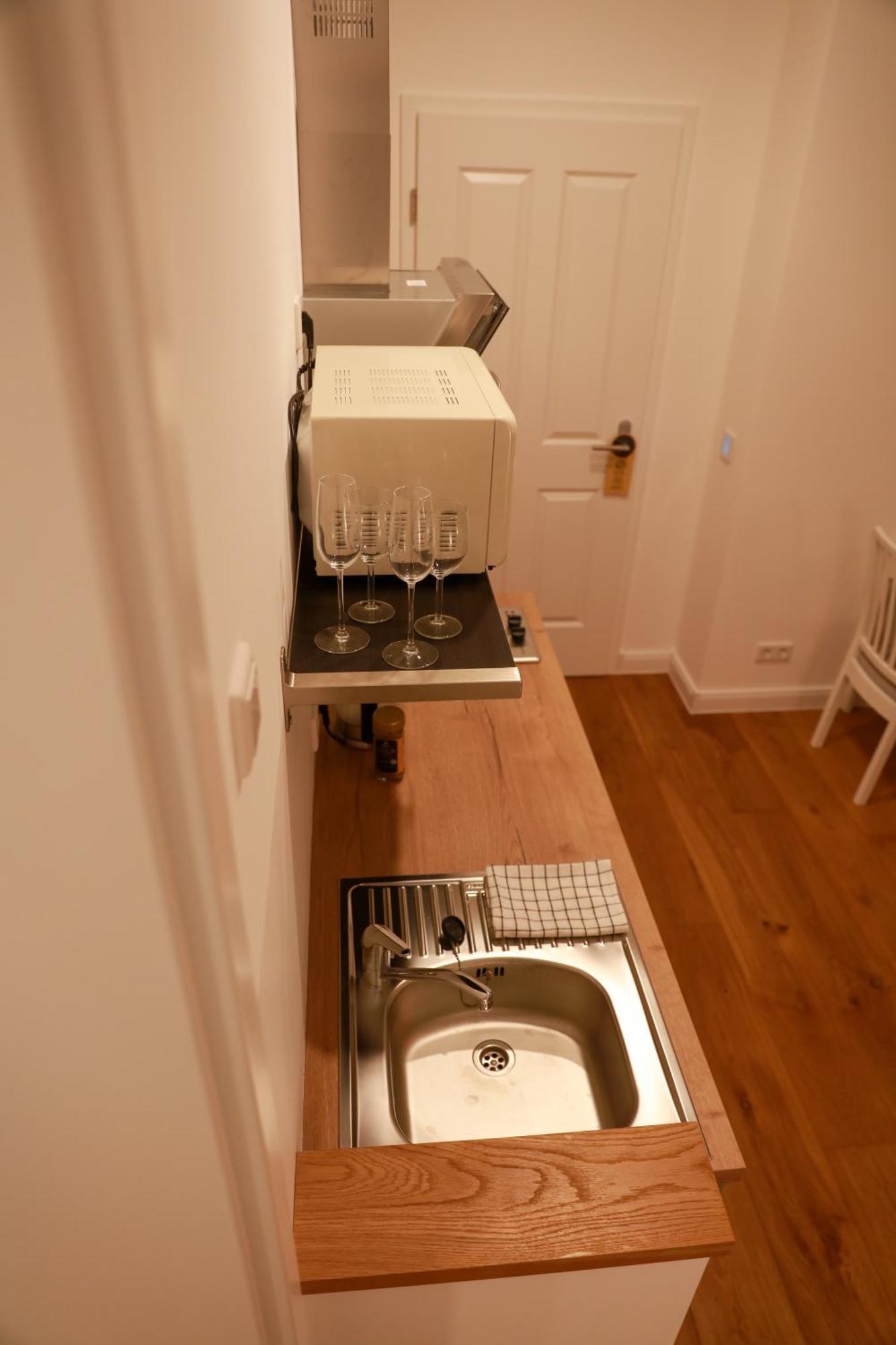 Boutique Hotel Pension Luisengruen Kueche 1Gbs Wlan Netflix Disney Magentatv Chemnitz Buitenkant foto